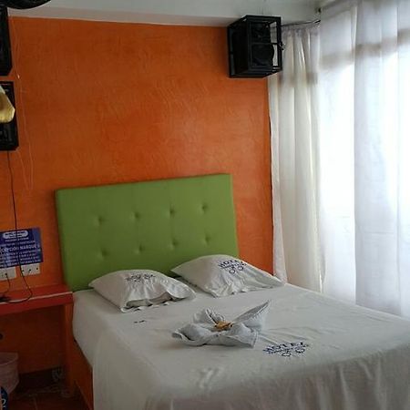 Hotel Confort Cuba Перейра Екстериор снимка